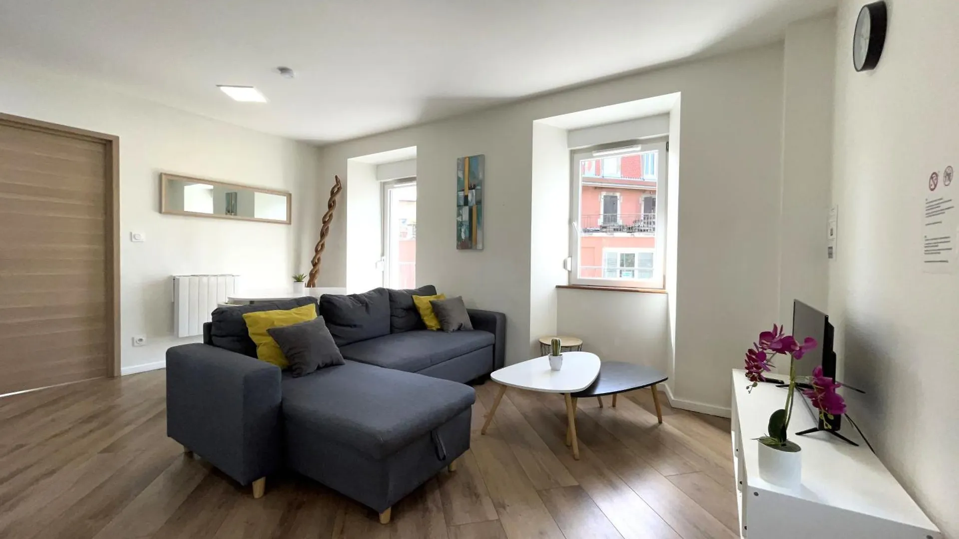 Appartement Jaures 1 - Avec Terrasse, Proche Gare à La Roche-sur-Foron
